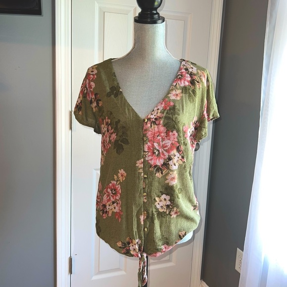 Maurices Tops - Women's Maurices Floral top small